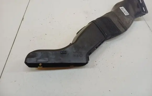 Audi A6 S6 C5 4B Cabin air duct channel 058129617