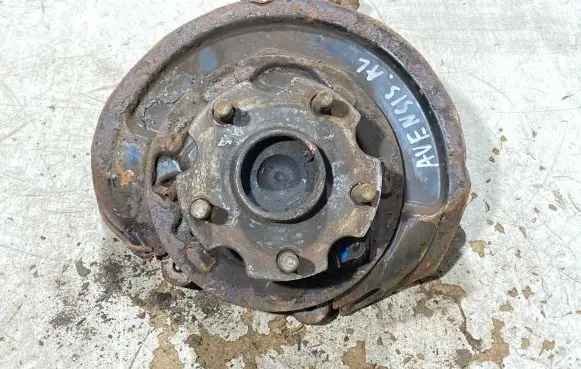 Toyota Avensis T250 Rear wheel hub spindle/knuckle 