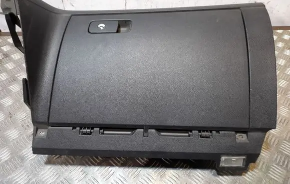 Volkswagen PASSAT B7 USA Glove box set 561857938