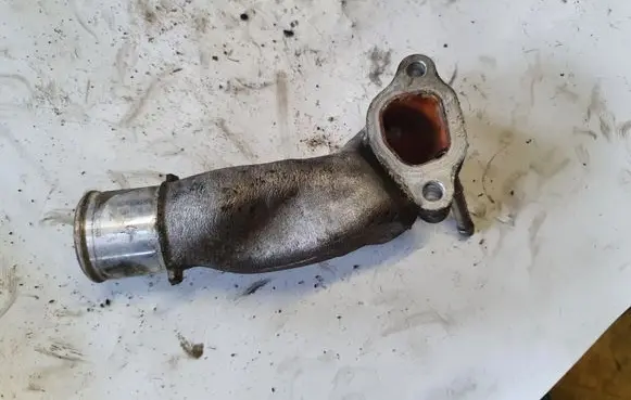 Nissan X-Trail T30 Engine coolant pipe/hose NOCODE