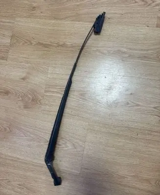 Toyota Yaris Front wiper blade arm