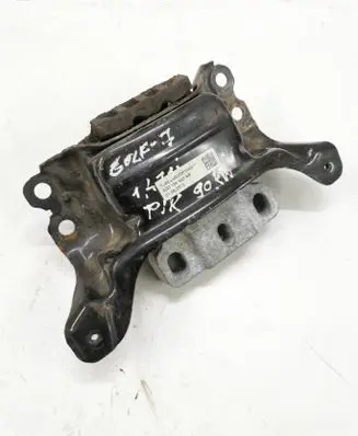 Volkswagen Golf VII Engine mount bracket 5Q0199555AB 01062013 LME2DF10AV