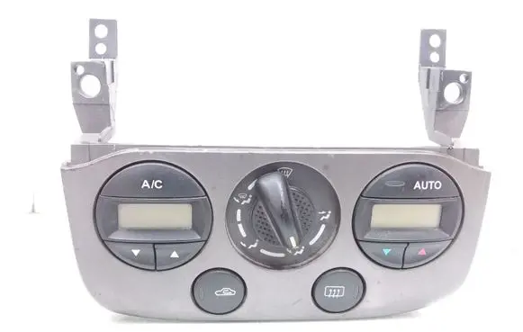Nissan Primera Climate control unit 275109F601