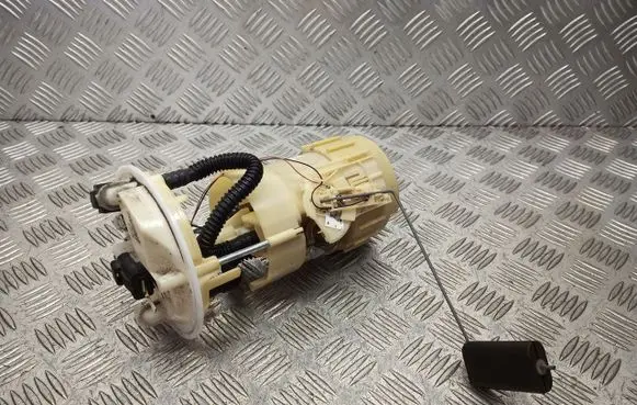 Renault Megane II Mechanical fuel pump 