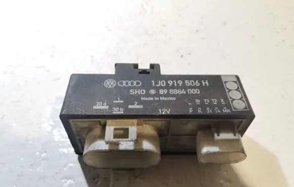 Skoda Octavia Mk1 (1U) Glow plug pre-heat relay 1J0919506H