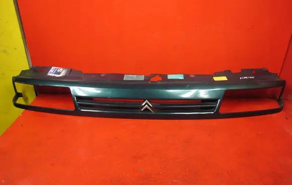 Citroen Evasion Front bumper upper radiator grill 9496806