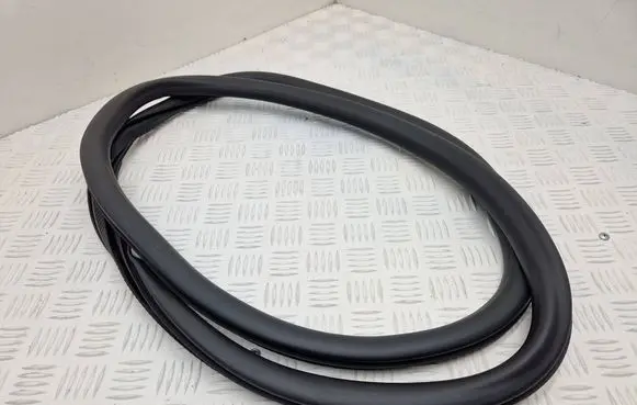 Peugeot 308 Rear door rubber seal (on body)