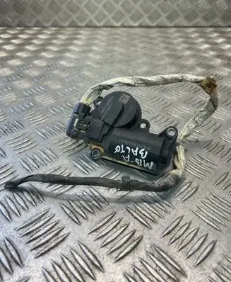Mercedes-Benz A W177 Intake manifold valve actuator/motor A2139068601