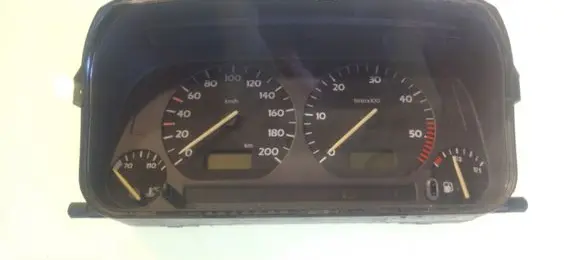 Volkswagen Golf III Speedometer (instrument cluster) 1H0919860H 354001002