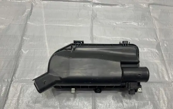 Suzuki Ignis Air filter box 1370081pa1