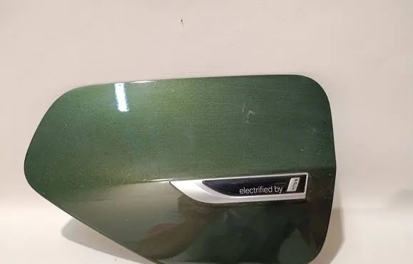 BMW 2 Active Tourer U06 Electric car charge socket cover 8737760