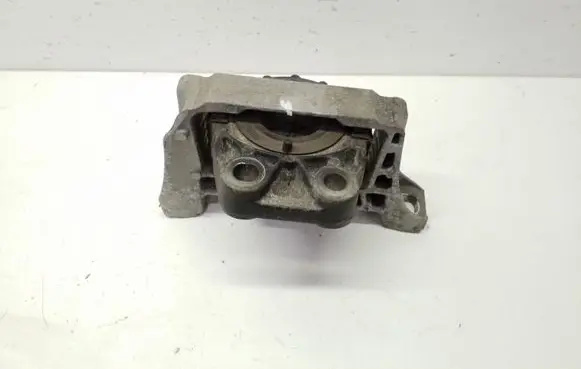 Ford C-MAX II Engine mount bracket 8M516F012SB