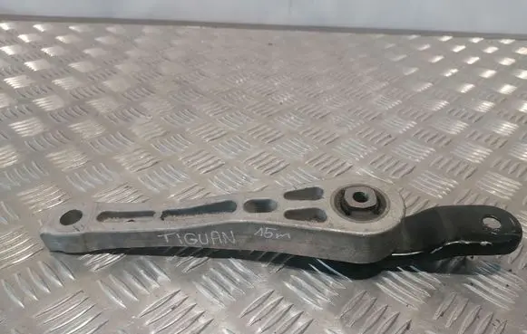 Volkswagen Tiguan Engine mount bracket 7N0199855A