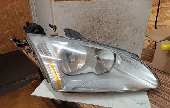 Ford Focus Headlight/headlamp 0113162 4M5113W029AF