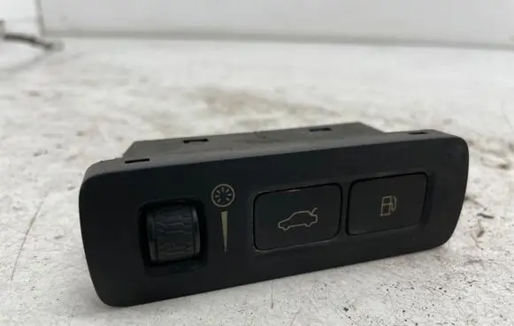 Volvo XC40 Tailgate opening switch P31443874