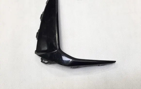 Audi Q3 F3 Front bumper lower grill