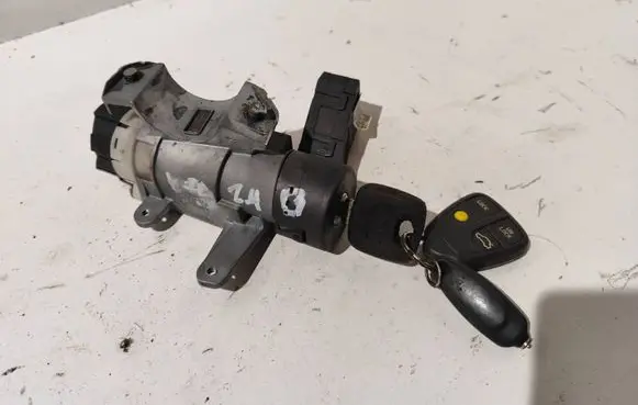 Volvo V70 Ignition lock 73760