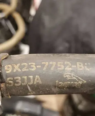 Jaguar XF X250 Engine coolant pipe/hose 9X237752BC 631JA