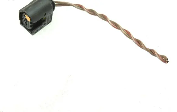 BMW 5 F10 F11 Fuel injector wires 7789576 12527789576