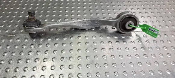 Volkswagen PASSAT B5 Front control arm 4D0407511F