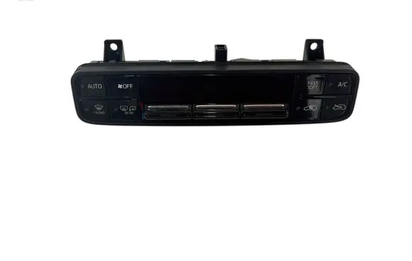 Toyota Auris E180 Climate control unit 75H695