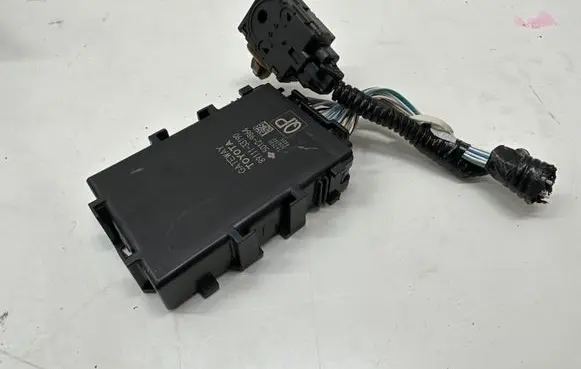 Toyota Camry VIII XV70 Other control units/modules 8911133190