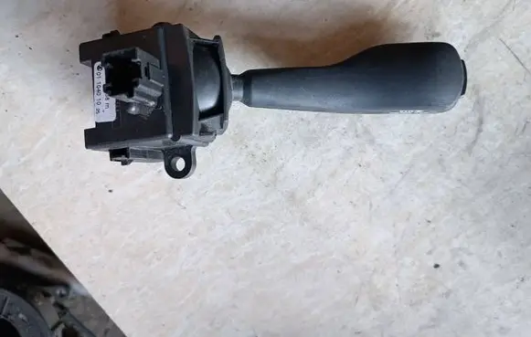 BMW 5 E39 Indicator stalk 8363668K 01104010