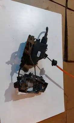 Audi A8 S8 D3 4E Front door lock 4E1837015