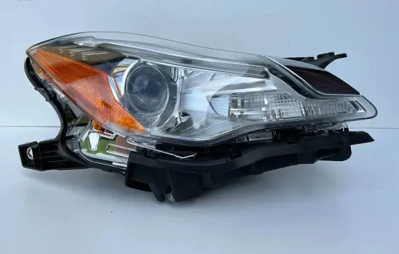 Maserati Quattroporte Headlight/headlamp 670104198