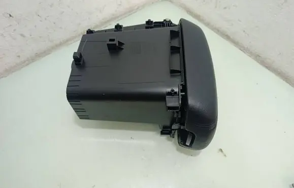 KIA Sportage Armrest 846813U030