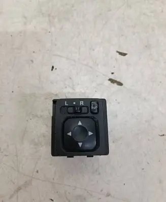 Peugeot 4007 Wing mirror switch