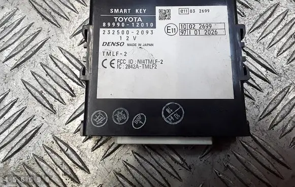 Toyota Auris 150 Door central lock control unit/module 8999012010