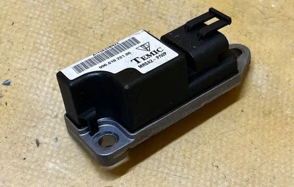 Porsche 911 996 Airbag deployment crash/impact sensor 99661822100