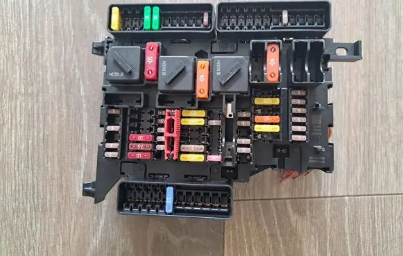BMW 1 F40 Fuse box set 927035501