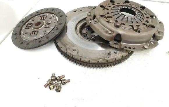 Nissan Note (E11) Clutch set kit 30210AY100 30100BC004