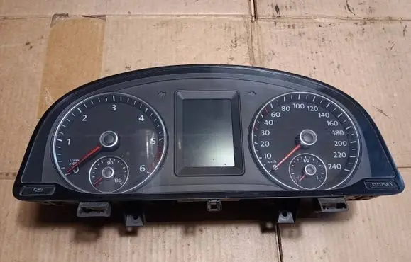 Volkswagen Caddy Speedometer (instrument cluster) 3219792
