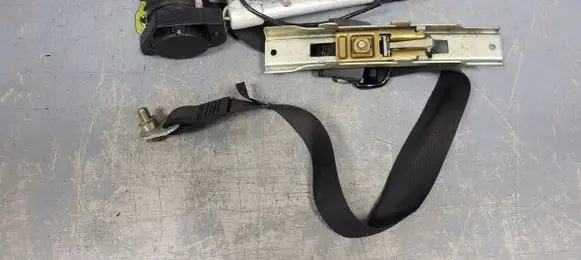 Mercedes-Benz E W124 Front seatbelt 1248600586