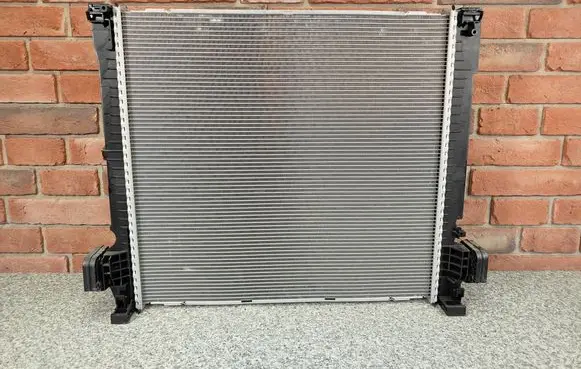 BMW X3 G01 Coolant radiator 8642743