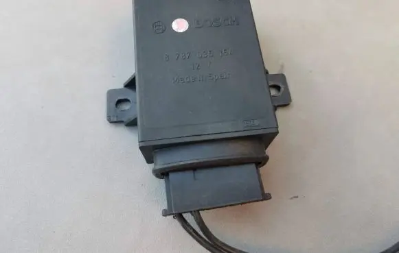 Mercedes-Benz S W126 Alarm control unit/module 878703514