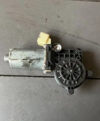 Front door window regulator with motor