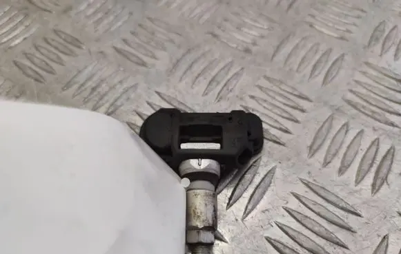 Mercedes-Benz C W205 Tire pressure sensor 2546AGG4