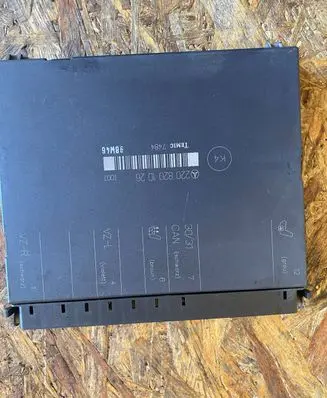Mercedes-Benz S W220 Seat control module 2208201026 98W46