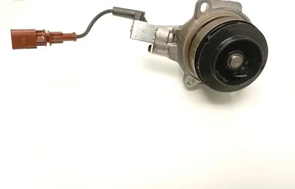 Seat Leon (5F) Water pump 04L011N 04L907284