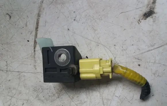 Honda FR-V Airbag deployment crash/impact sensor 77970