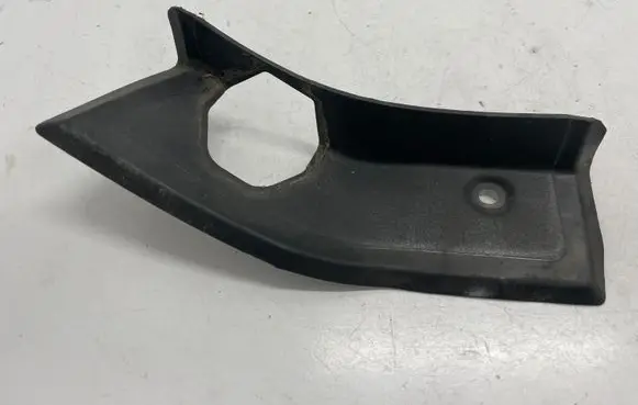 Mercedes-Benz C W204 Rear/tail light trim molding A2046933633