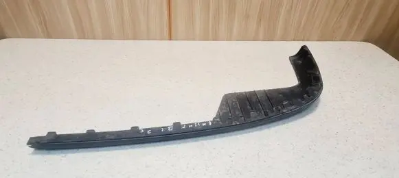 Front bumper lip