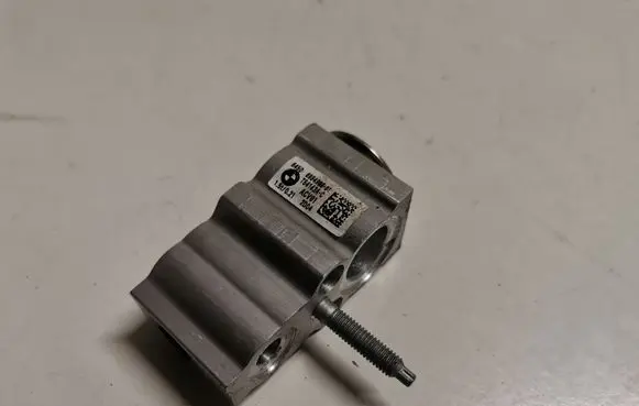 BMW 3 G20 G21 Air conditioning (A/C) expansion valve 6994989