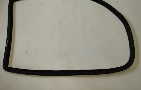 Volvo S70 V70 V70 XC Rear door rubber seal (on body) 
