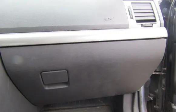 Opel Vectra C Glove box 