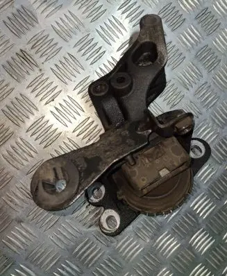 Opel Vivaro Engine mount bracket 112841371R